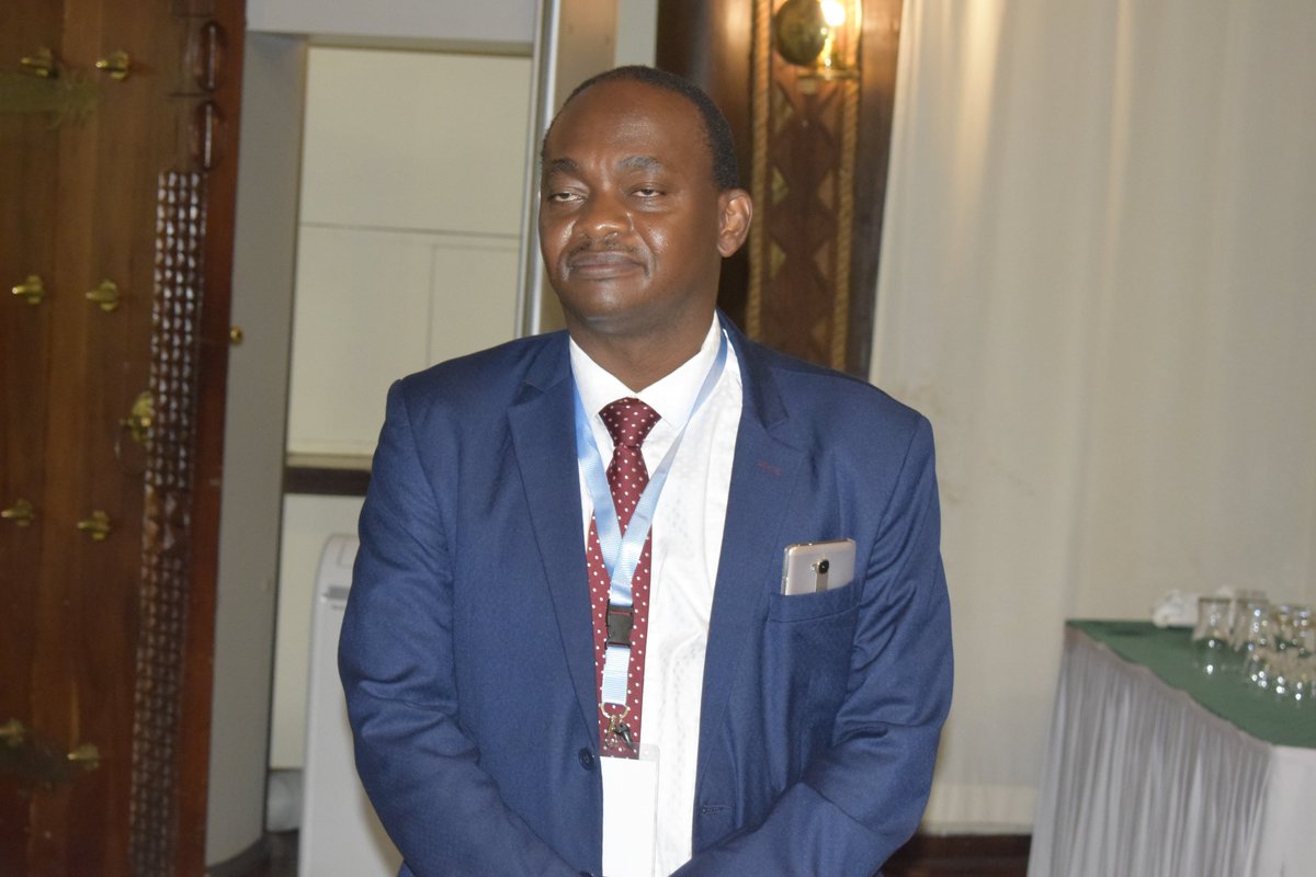 rodgers_kirwa's tweet photo. Mr.Tito Arunga of #FAOKenya making a presentation on the agriculture mega-trends in Africa. The business case of Conservation Agriculture.
#CAConference2018
@FAOKenya @EUinKenya @tarunga
@RugalemaGabriel https://t.co/pgqDZsIJuB