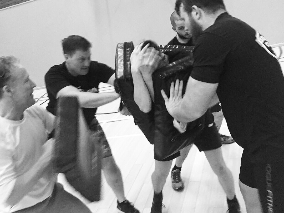 KMNewcastle's tweet photo. Outnumbered & exhausted, only one thing for it - Fight! Great energy in class, see you all next week.
#kravmaga #newcastle #kravmagaalliance #kravfit #strikefit #selfdefence https://t.co/9nHVpzyteh