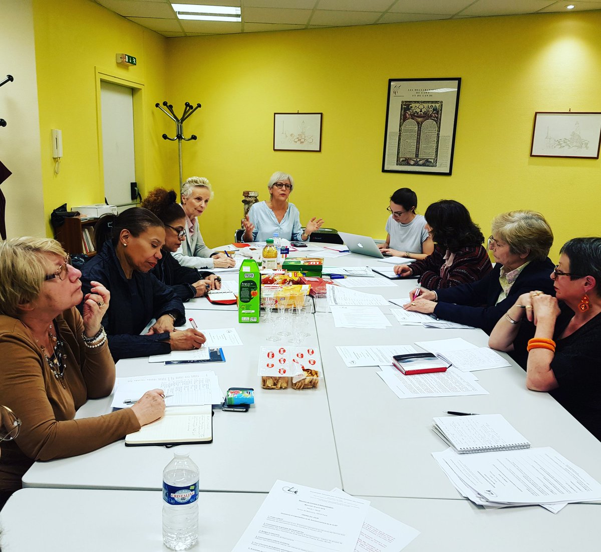 claudinemonteil's tweet photo. 1ère réunion du nouveau Conseil d'administration de la Coordination Française pr le Lobby Européen des Femmes dite la CLEF. Au centre, sa nouvelle présidente élue Jocelyne Adriant-Metboul #féminisme #LobbyEuropeendesFemmes @ClefFemmes @HCEfh @MarleneSchiappa https://t.co/3IwKg7jsvD