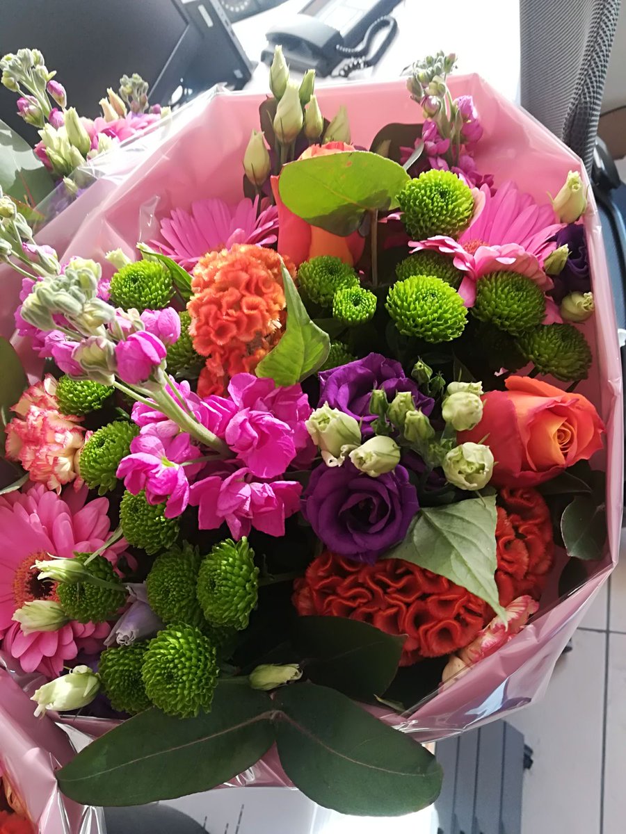 Delphienjeh's tweet photo. #secretaressedag , Thx @Ingenium_nv @nicolas_vyncke 😁😊 https://t.co/bM0Hy3uapE
