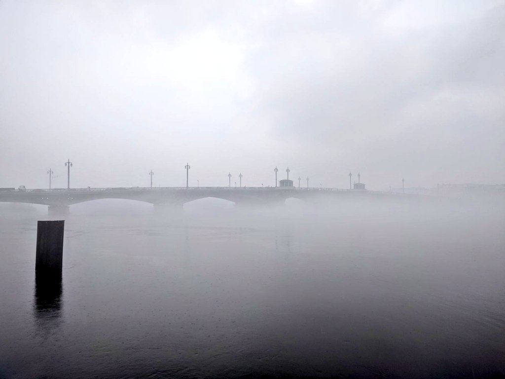 Trains2Aberdeen's tweet photo. While the weather in #StPetersburg is not good on the second day, I manage to enjoy the mother nature around the embankment of the river. https://t.co/pkyYD1FEJ0