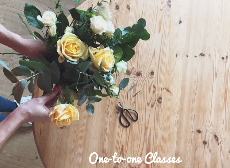 ofthe_wild's tweet photo. We’ve been arranging one-to-one classes this week. An evening or afternoon tailored to what you’re wanting to learn. If you’re interested in a class then send us a message 💫🌿✂️
#SheffieldIsSuper #sheffieldworkshop #sheffflorist https://t.co/u2xRv92nSx