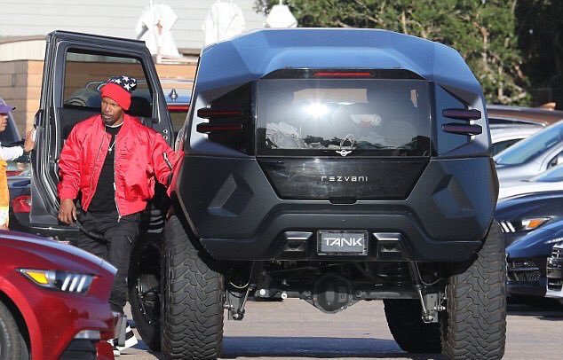 UpscaleHype's tweet photo. Baby Driver. @iamjamiefoxx steps out of his new @RezvaniMotors Tank wearing a @bentaverniti #unravel bomber jacket and @fearofgod basketball sneakers for a bite to eat at @NobuMalibu . #jamiefoxx #unravel #unravelproject #fearofgod https://t.co/8hmQ4Vrw4F