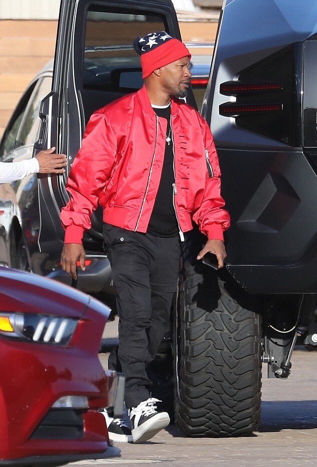 UpscaleHype's tweet photo. Baby Driver. @iamjamiefoxx steps out of his new @RezvaniMotors Tank wearing a @bentaverniti #unravel bomber jacket and @fearofgod basketball sneakers for a bite to eat at @NobuMalibu . #jamiefoxx #unravel #unravelproject #fearofgod https://t.co/8hmQ4Vrw4F
