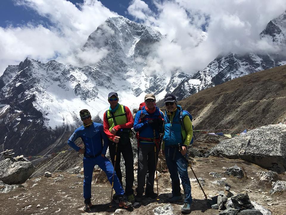 speragire's tweet image. 18 aprile 2018 -  GIORNO 9 trekking da Dingboche a  Lobuche (4930m). Domani arriveremo al campobase alle pendici dell’Everest, ma prima faremo una tappa intermedia alla piramide CNR. 
#EverestExpedition2018   #Cosmobserver
Credit  Facebook Maurizio Cheli - @thecosmobserver