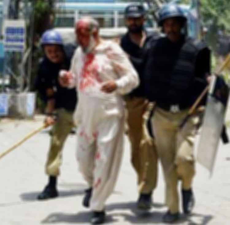 LahoreNewsHD's tweet image. ماڈل ٹائون استغاثہ کیس میں اہم پیش رفت سامنے آ گئی
bit.ly/2EYUJ4t
#ModelTownMassacre  #prosecutioncase #Hearing