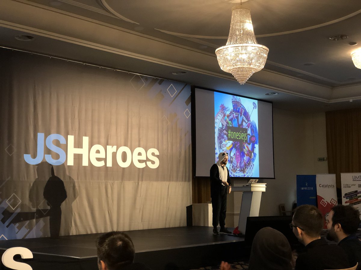 And we have an <a href="/OnesieJS/">OnesieJS</a> member on the #JSHeroes stage 🙌 🐼 ✨<a href="/DKundel/">dominik kundel</a> is explaining in the best possible way all of the following XSS, CSRF, CSP, JWT 🙂