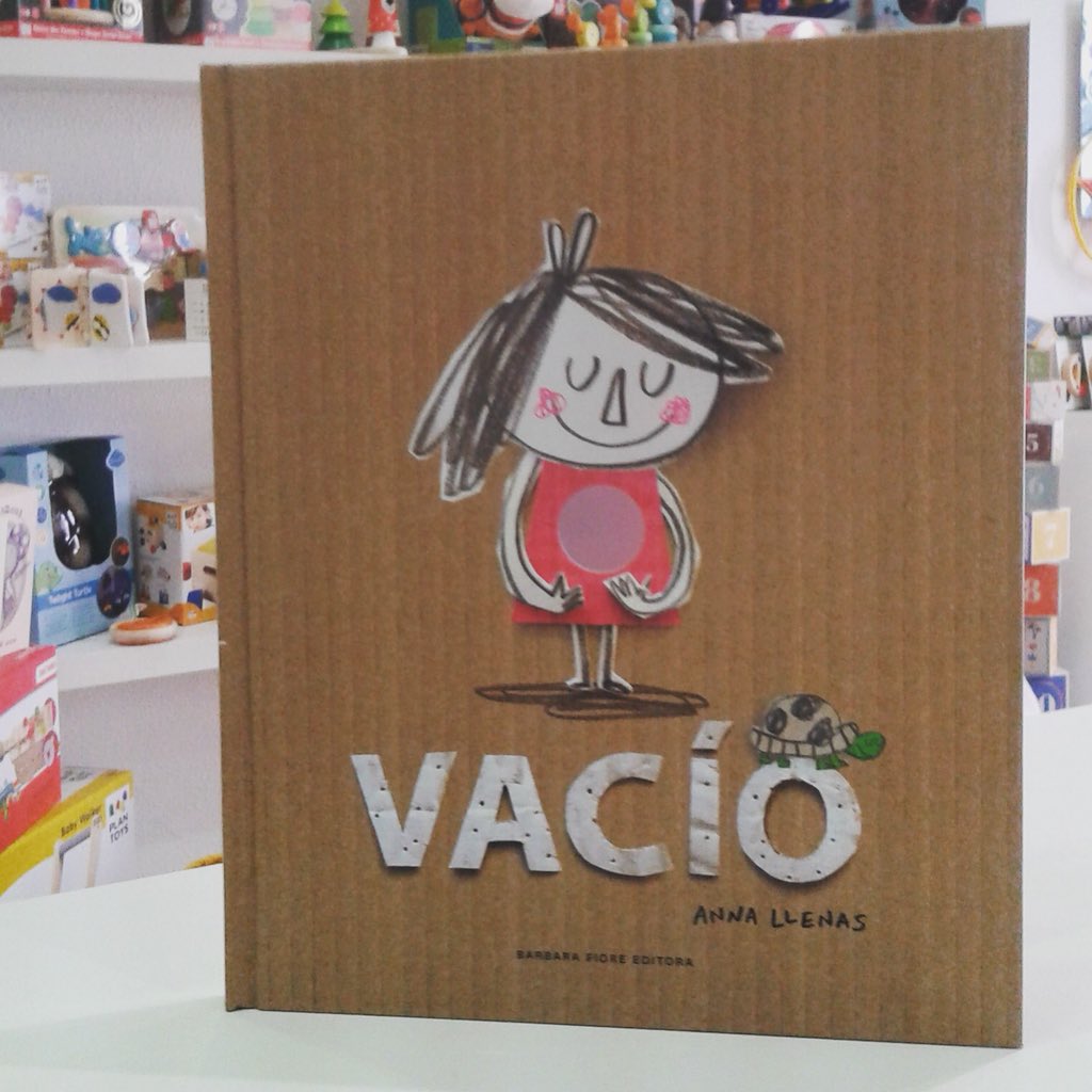 Cometa_Verde's tweet photo. Hoy os presentamos el libro "VACÍO", una historia que ayudará a los más peques a afrontar las pérdidas que les surjan en la vida, y a sobreponerse disfrutando de las pequeñas cosas.😊😊
.
.
.
#cometín #cometaVerde #Blog #Libros #Juguetes #actividades https://t.co/E81AmJMKHf