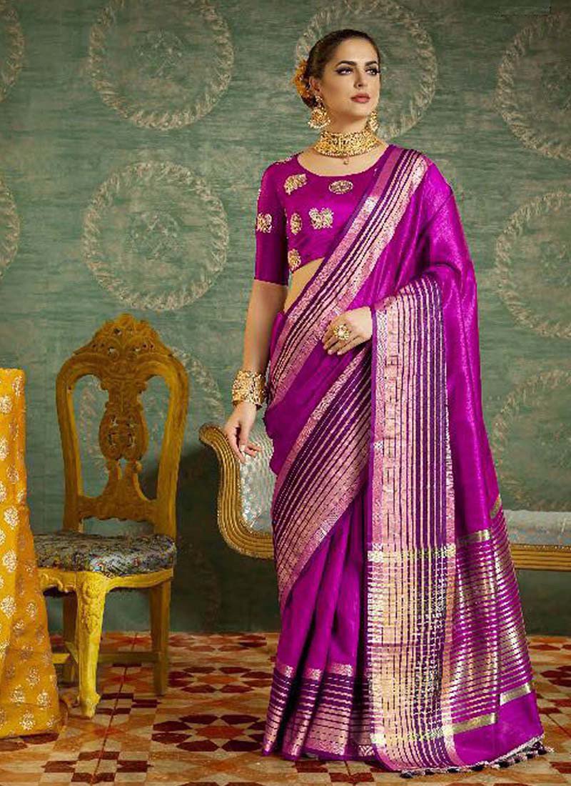 DeepkalaSilk's tweet image. Fashion is a language that creates itself in clothes to interpret reality.

#kurti #IndoWestern #Floorlength #Suit #outfits #Black #Rayon #beauty #Classy #Bold #Silk #SalwarSuits #Deepkala #Heritage #deepkalasilkheritage #Lehenga #Sarees #anarkali #tarditionalwear #Dressup #Style