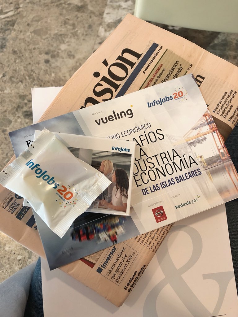 moyaemery's tweet photo. Empezamos la mañana en el evento de @economiaexp “Desafíos en la industria y economía de las Islas Baleares” en el @HotelNixePalace con unos regalillos de @InfoJobs #IndustriaBalear https://t.co/tvUDh1f67Z