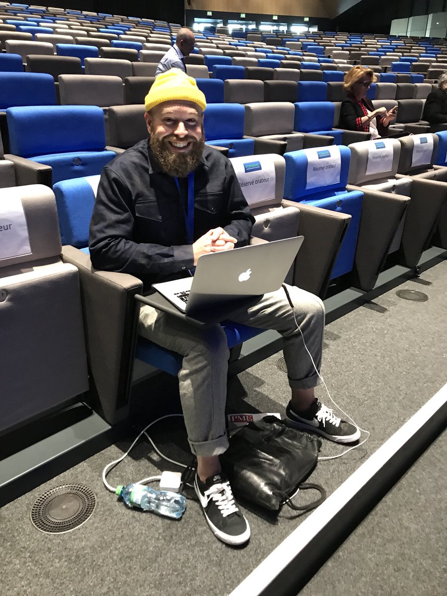 Thivial's tweet photo. Warm up #Forward2018 https://t.co/mVTudvYy7b