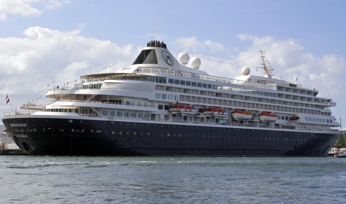 MercedGMarket's tweet image. Today we want to say welcome to nearly 8.000 passengers and the crew of the cruises of @MSCCrucerosESP, @HALcruises, @costacrociere and @GCCruiseLine 🚢 We are waiting for you in #MercedGastroMarket to let you know the best gastronomy in Málaga 😄