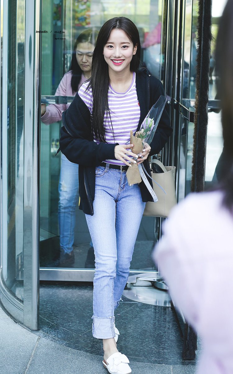 IMBELLIS_kr's tweet photo. 180417 한밤 7pics

#에이프릴 #April #나은 #Naeun

HQ LINK  🐶 https://t.co/JaGxhnHXmR https://t.co/lF0w03qmQj