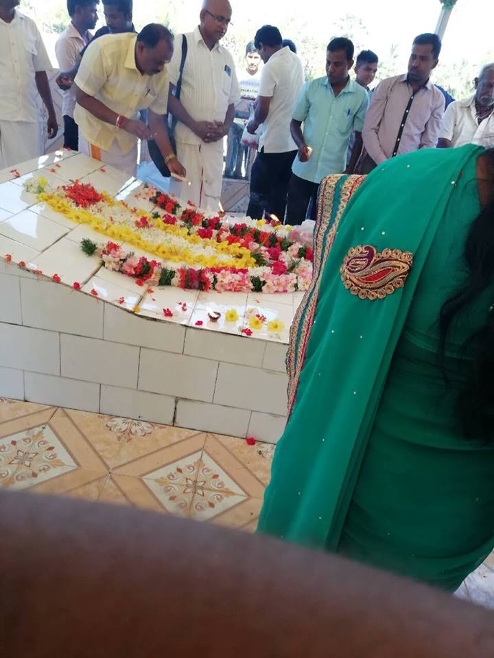 garikaalan's tweet photo. A commemoration ceremony marking 30th anniversary of #Annai #Poopathy's sacrifice to #Tamil struggle was held today at the memorial in #Batticaloa; public, civil society & family members took part in the event. #WeRememeberYou https://t.co/SWtYbJRgAi