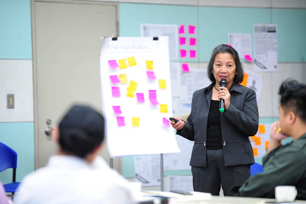 phBritish's tweet image. Last day of the Creative Enterprise Programme! Today, @pttc_dti Deputy Exec Director Beth Manuel talks about PTTC and @DtiPhilippines incentives and programmes for MSMEs and creative entrepreneurs. #creativesph2018 #designtribesph #designweekph @nesta_uk @DTIDesignCenter #msme