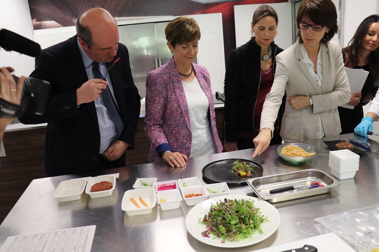 Apoyando la puesta en marcha de #BCCInnovation, un centro tecnológico de #gastronomía impulsado por #Euskadi y @bculinary para innovar, crear empresas y asegurar el futuro de este sector: goo.gl/KF2QwB