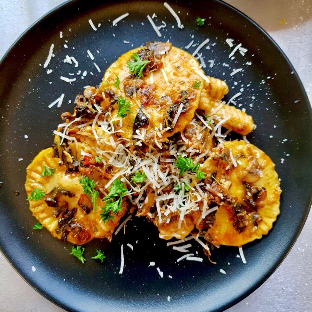ChefThero's tweet photo. Home made pasta ๐ Nothing beats home made pasta... I served it with gnocchi ๐ and mixed it in a beautiful mushroom sauce. #foodie #cooking #cheflife #ChefsTable #cookformypresident #Bwchef #foodporn #italian #pasta #cheese #gnocchi #lifestyle #foodmag https://t.co/sPI6yytfNf