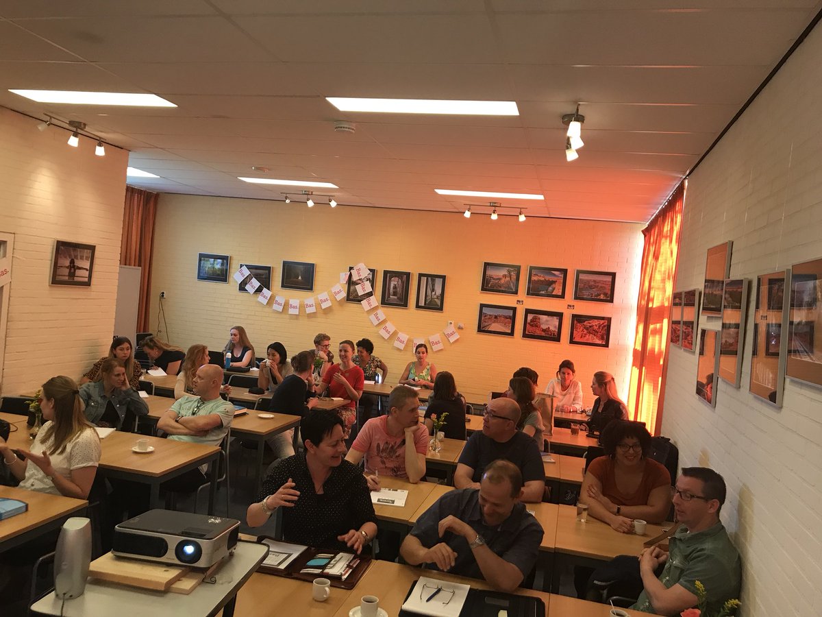 Basisdichtbij's tweet photo. Vandaag is de eerste scholingsdag van Bas Basisggz. Met ruim 40 collega’s in het nu al warme lokaal! We zijn in een wijkcentrum #dichtbij We gaan het anders doen. #positievepsychologietechnologie #KOPmodel #Karify https://t.co/8yj8zxPtkC https://t.co/aSJfTCoUp7