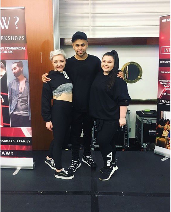 TeamSDC's tweet photo. The amazing @siscogomez!!! Thank you so much for an amazing masterclass - all learnt so much from you and feeling totally inspired!! 💥🙌🏻 #Talent #Masterclass #Workshop #SiscoGomez #TeamSDC #SDConTour #Liverpool #AlwaysLearning #AYAW #Intensive https://t.co/ueiql7FD9Y