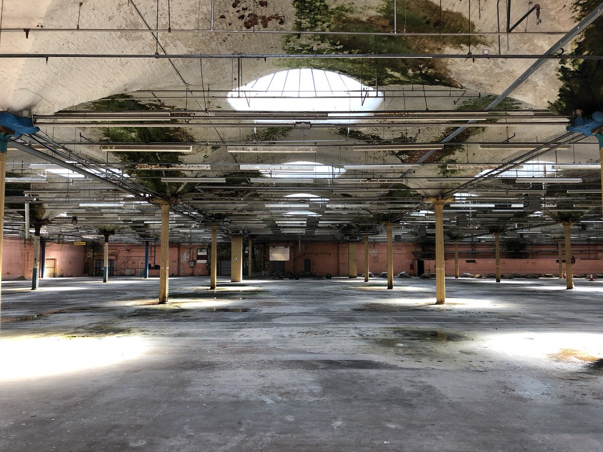 ollywainwright's tweet photo. Amazing to see inside Temple Works in Leeds, the largest indoor space in the world when it was built in 1836. Is used to have sheep grazing on the roof, with their own hydraulic lift (until one fell off). Recently acquired by CEG, it finally looks to be in safe hands 🤞🏻 https://t.co/JWQ8boNjQ6