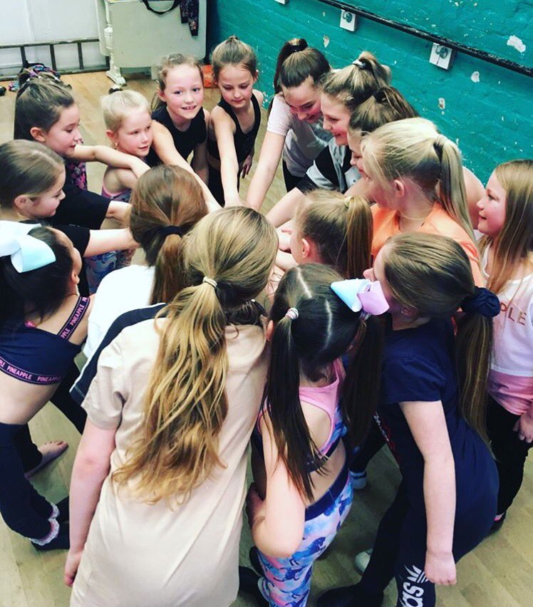 TeamSDC's tweet photo. Musical Theatre workshop with our super talented Ellie-Jo Pratt last week!! Ellie is currently studying a musical theatre BA hons in Blackpool and hopes for a career in performance and entertainment. Well done everyone - lots of hard work and another fab day!!🌟#MusicalTheatre https://t.co/3JEUMv7krM