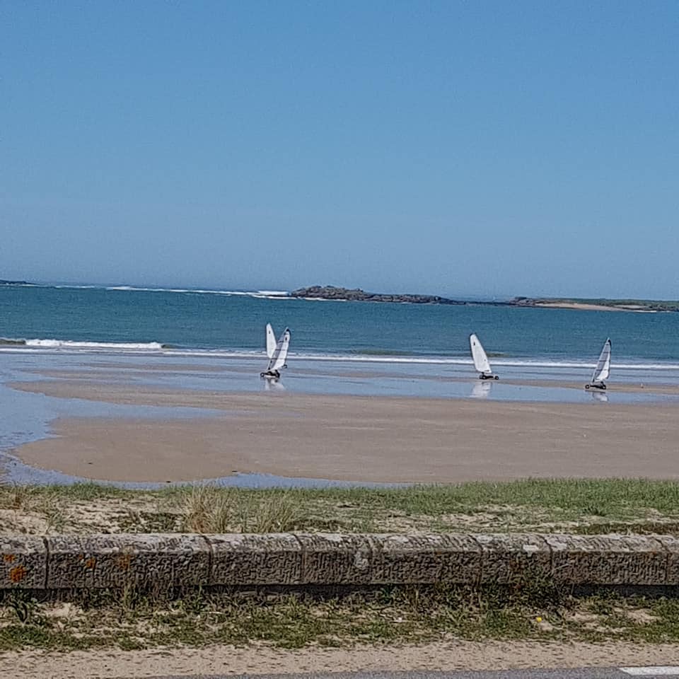 VicariousBooks's tweet photo. It was warm enough for shorts and aircon yesterday in southern Brittany. Still in shorts and the sliding door wide open.

#France #travel #camper #campervan #motorhome #ontheroad #VicariousView #vanlife #Bretagne #weather #sunshine #summer https://t.co/Pct8Wge2Qu