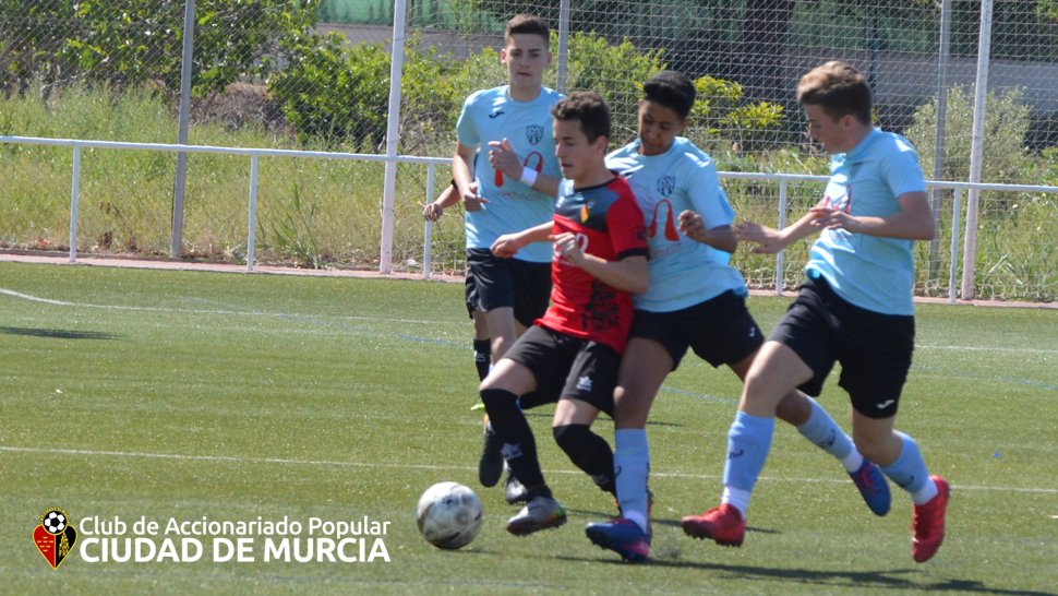 📷🔴⚫️/CDM FOTOS/🔴⚫️📷

Imágenes de la victoria de nuestro cadete frente al Patiño CF
#CanteraCiudad

(1/4)