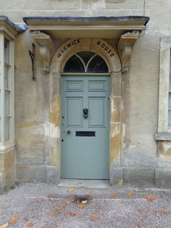 <a href="/TownOfBurford/">Burford, Cotswolds.</a> is looking beautiful this morning #Cotswolds #Burford