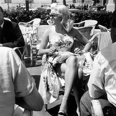 CarltonCannes's tweet photo. #Throwbackthursday 
Born 19 April 1933, American actress Jayne Mansfield was a dream subject for photographers whenever she came to Cannes, as she did in 1958 and 1964.
#cotedazurfrance #cannes #tbt #cannes2018 https://t.co/9L6v9QYQZD
