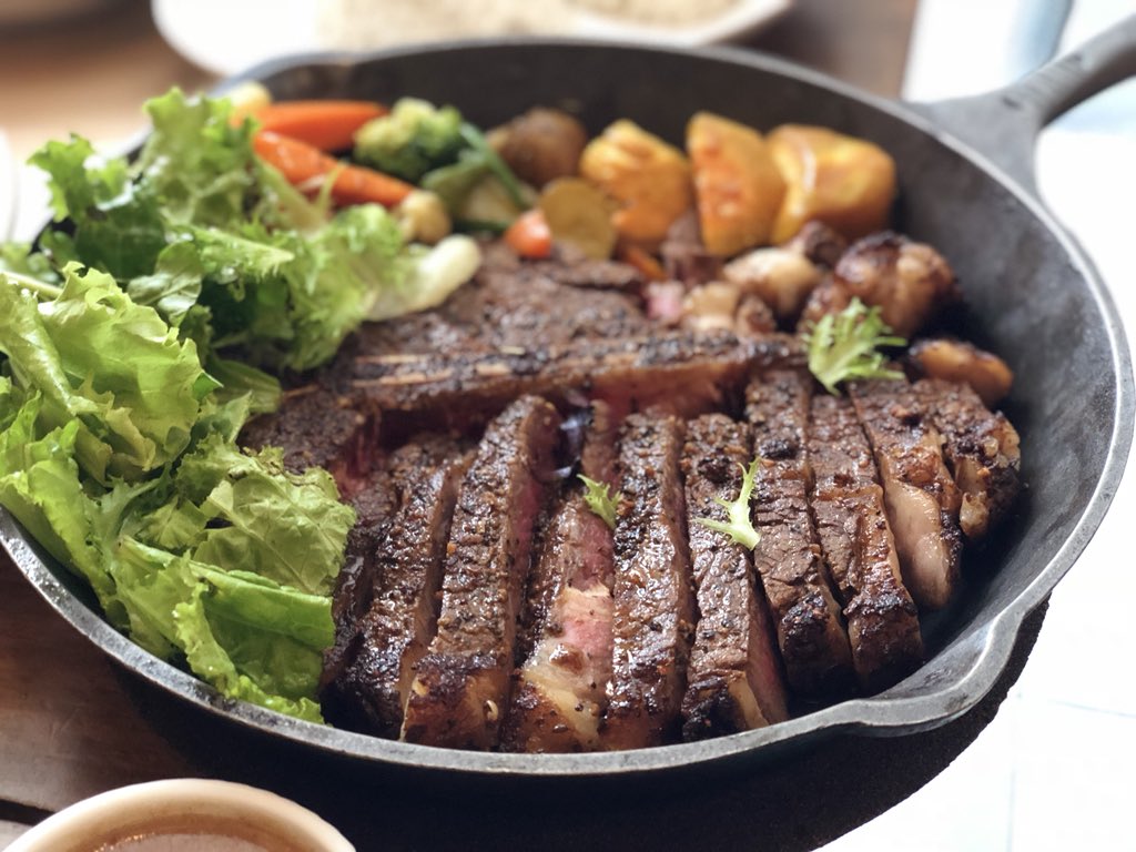 GingCL03's tweet photo. Highly recommended! 👍🏼 #FoodieGoals #Circa1850 https://t.co/5ycGPVip2s