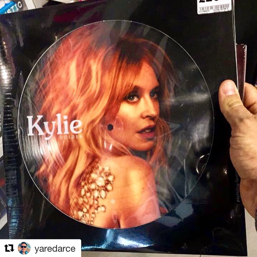 Miss_Minogly's tweet photo. #Repost @yaredarce with @get_repost
・・・
GOLDEN (Limited Edition Picture Disc) VINYL 😍 Thanks darling @andrew03201 👌🏻 #KylieMinogue #Golden #HMV #London #UK #Pop #Exclusive #GoddessOfPop #Dancing #Country #LifeStyle #KylieLover #April2018 #Love #PeruvianFan @kylieminogue https://t.co/zN8gn9wFOA
