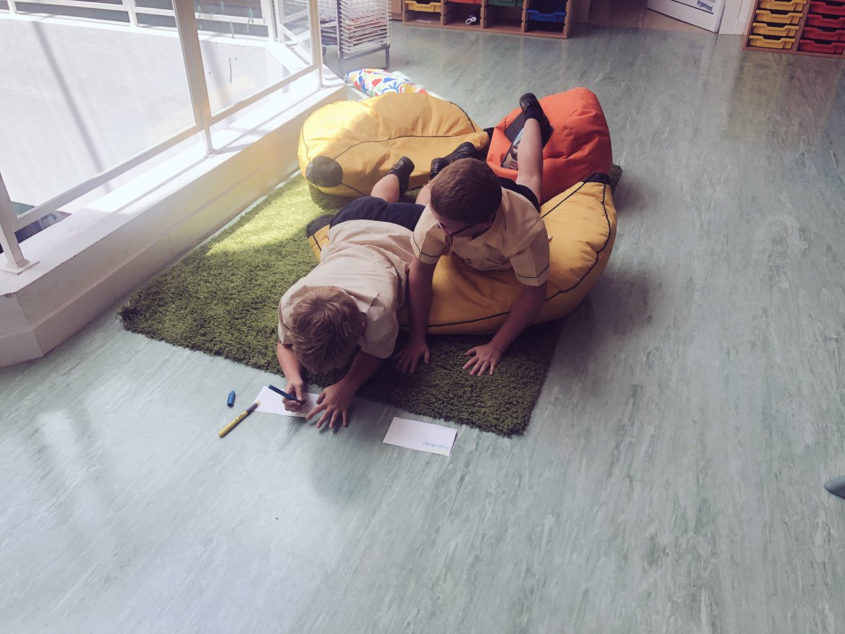 Horizon_Year5's tweet photo. Enjoying learning about fronted adverbials (whilst enjoying our comfortable flexible learning spaces) look at the engagement! @Horizon_EngDept #HorizonYear5 #HorizonEnglish https://t.co/BRaBHVVySI
