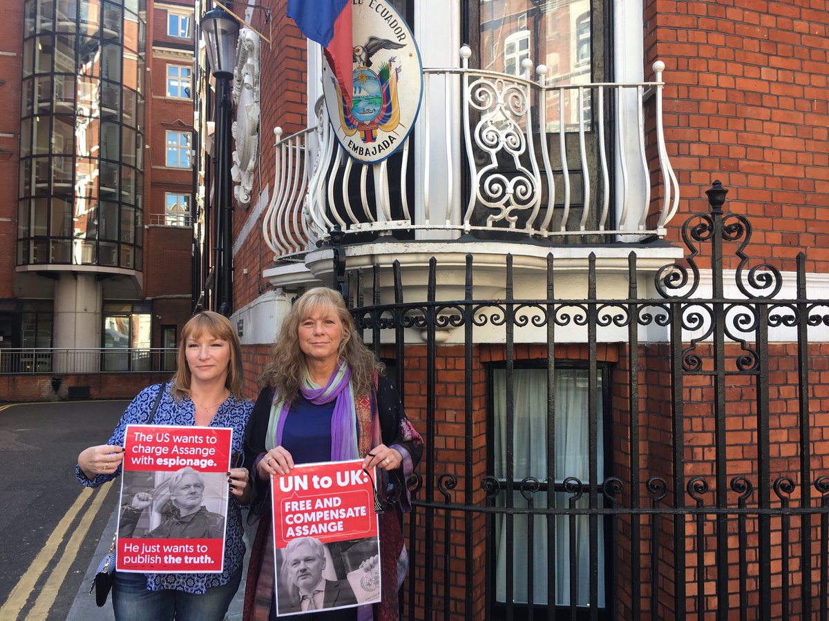 greekemmy's tweet photo. Solidarity Message for Julian #Assange Sending you love and peace stay strong https://t.co/xLFaJyKo2X