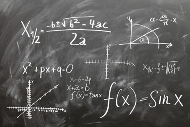 Labodessavoirs's tweet photo. 🎤 Parlez-moiiii des maaaaths, redîtes-moi des chooooses teeeennndres 🎶 
La dernière émission du Labo est en ligne ! Cette semaine, on s'est intéressé à l'apprentissage des mathématiques, discipline vénérée, redoutée mais surtout, méconnue. https://t.co/cW3cbu1etF https://t.co/wf7tDOvR3J