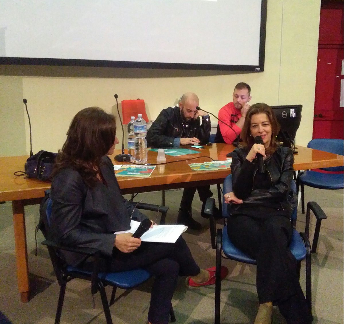 libando_fg's tweet image. "I miei ricordi più belli sono quelli in cucina con mamma e nonna". Anna Paola Giuliani, mamma, a #LibandoIncontra. #cucinamadre #libando18