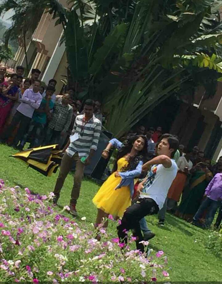 SivaSethi8457's tweet photo. A Dance Masti Song Of
#SundaragarhRaSalmanKhan
#StylishSuperstar @babushaansai
#QueenDivya
#GrandReleaseRajo2018
@babushaansai @AshokPati9
@Abhijit26784847 @DrNirmalNayak @TarangCine @tarangtvodisha @JagiPanda https://t.co/HRnR6hBqDX