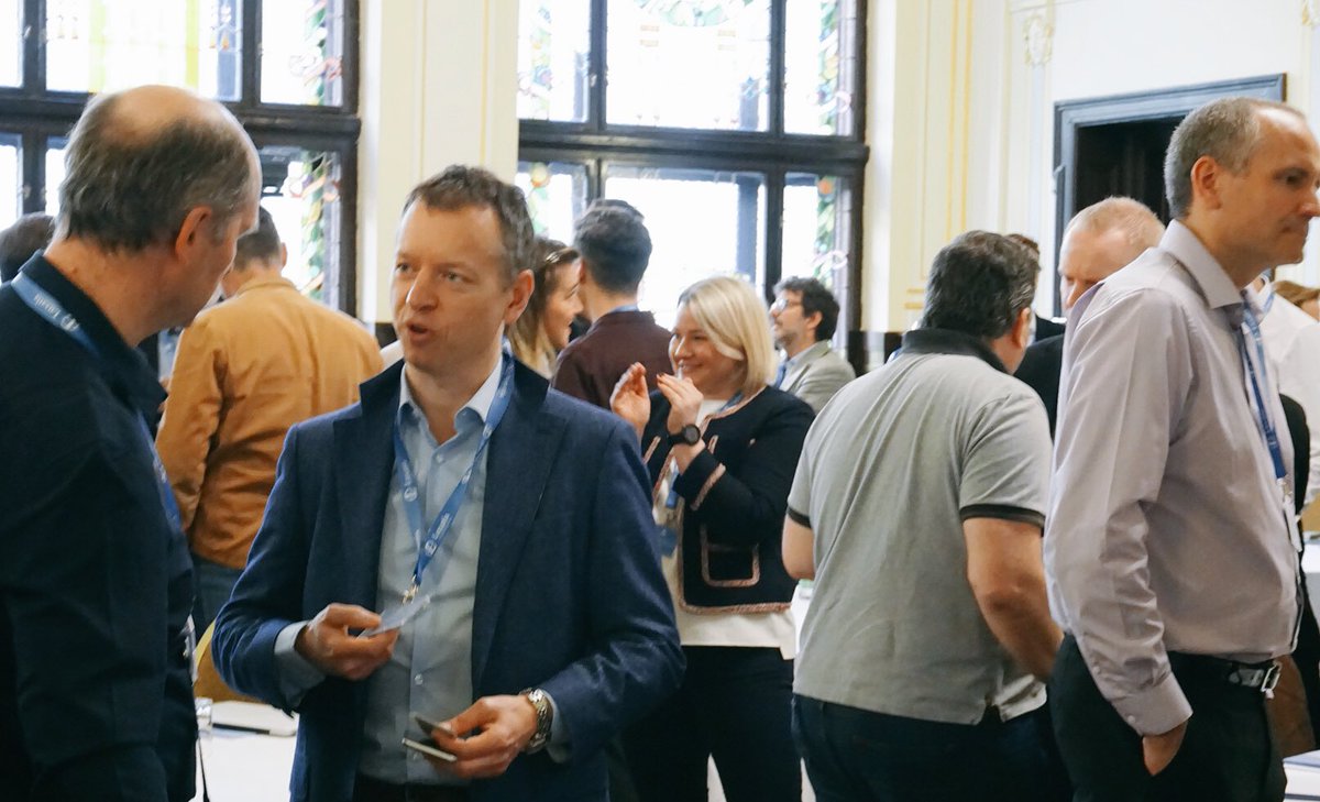 Luxatia_intl's tweet photo. We are starting today’s #ServiceDesign2018 with a speed networking session ! It’s time to network & exchange business cards! https://t.co/sJi86Nkp41