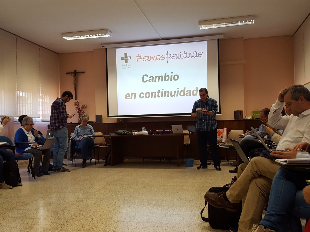 jesuitinascoru's tweet photo. El Equipo de Comunicación🔊📲 de nuestro centro participa hoy en el V encuentro de responsables de #comunicación de las obras educativas de las @hijasdejesus_es.
#ComunicandoFI #SomosJesuitinas https://t.co/uI6nAFdXCY