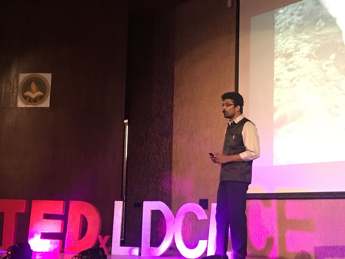 MadhishParikh's tweet photo. #TogetherWeCanDoMore has been my first @TEDx all about at @TEDxLDCE 

Start with the Man In The Mirror and make this World a better place to live in!

#TED #TEDx #TEDxLDCE

@TEDTalks @TEDNews https://t.co/Cd0BxkUqnm