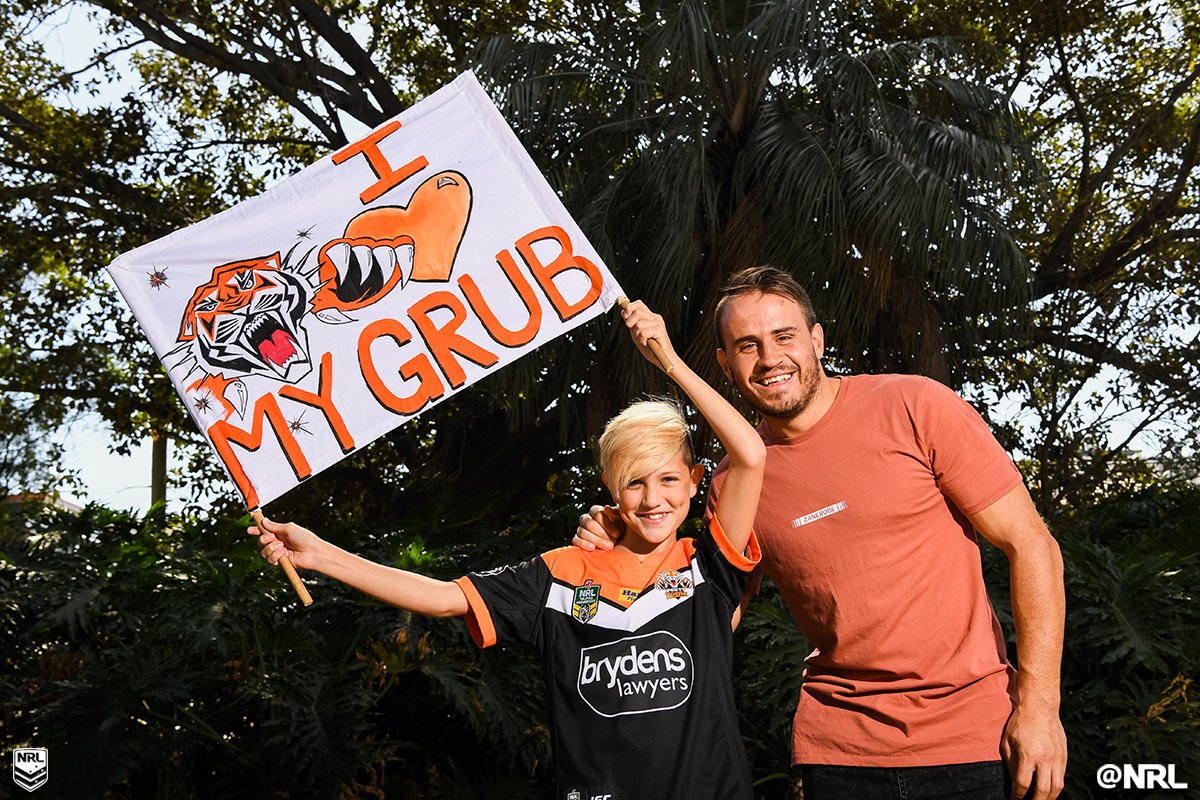 NRL's tweet photo. Josh Reynolds has leapt to the defence of his biggest fan, who was the victim of abuse on social media this week:
https://t.co/QTkl9XS8EM
#HowWeLeague #NRL https://t.co/R0yNlycQNS
