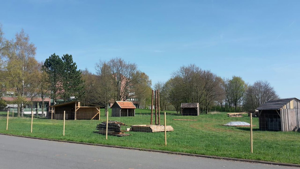 UmweltHessen's tweet photo. Der #Hessentag in #Korbach wirft seine Schatten voraus! Die Sonderschau #NaturaufderSpur befindet sich bereits im Aufbau.  @hessentag2018 https://t.co/xgvX1qvWAQ