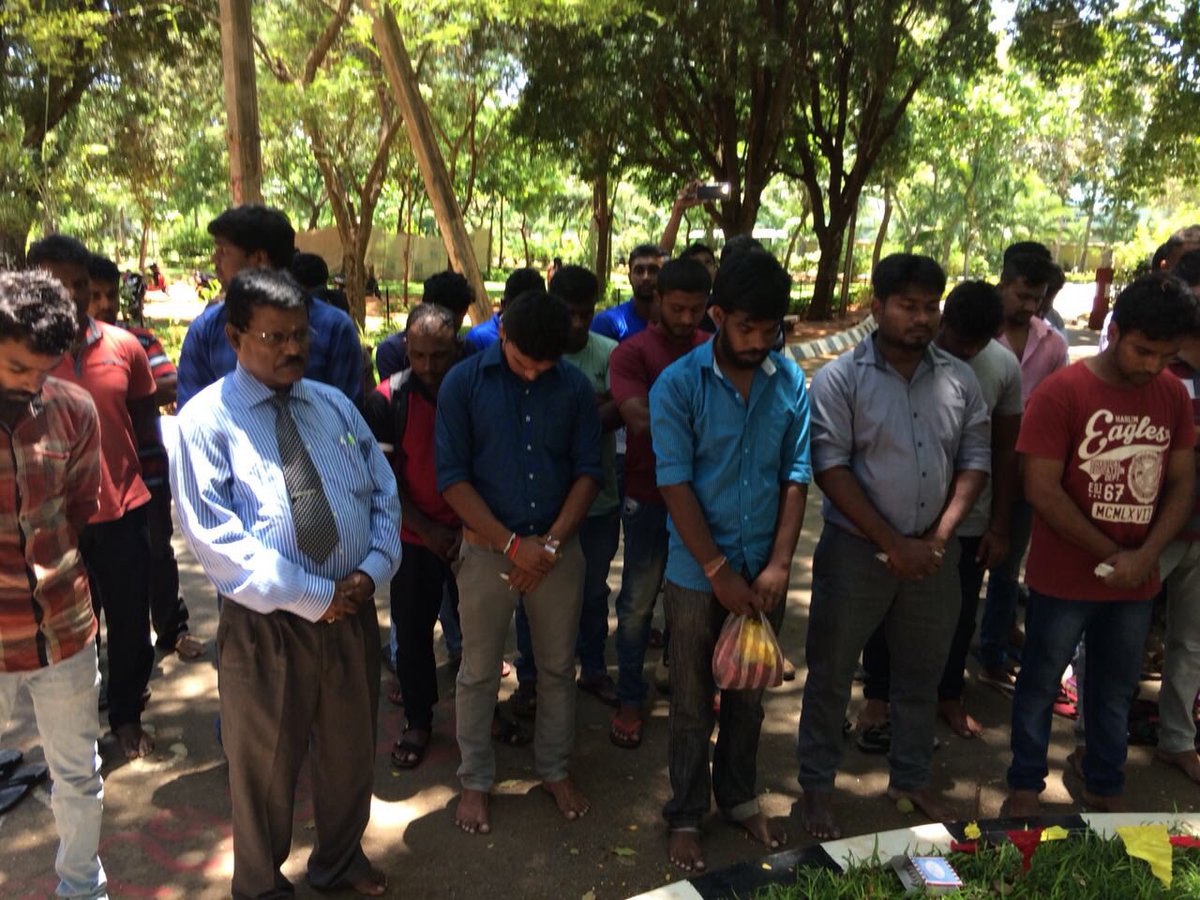uthayashalin's tweet photo. Jaffna university students gathered today to remember the 30 year anniversary of Annai (Mother) #Poopathi commencing her fast unto death. #IPKF https://t.co/7IasarCha9