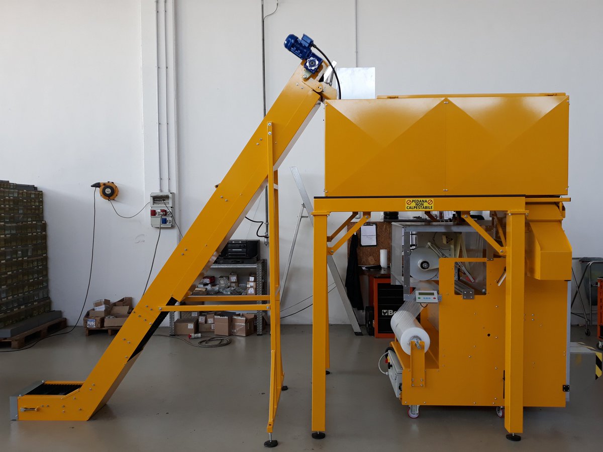 GFT_Automazioni's tweet image. Watch the #innovation of our #completeline! Totally #customizable! 
Visiti our website: gftautomazioni.it
#packaging #flowpack #wrap #autmation