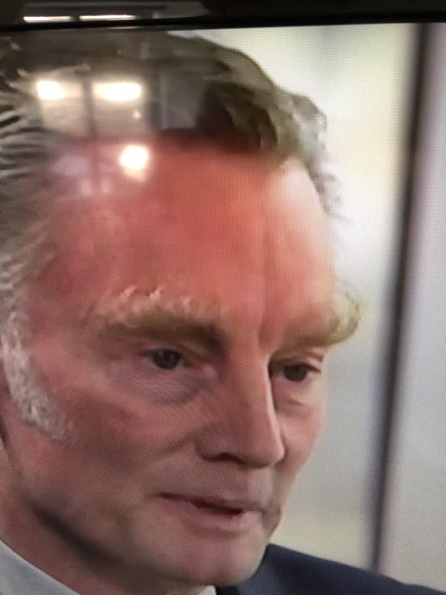 At least Bernie use to shape his eyebrows... 😵😵😵 #Formula1