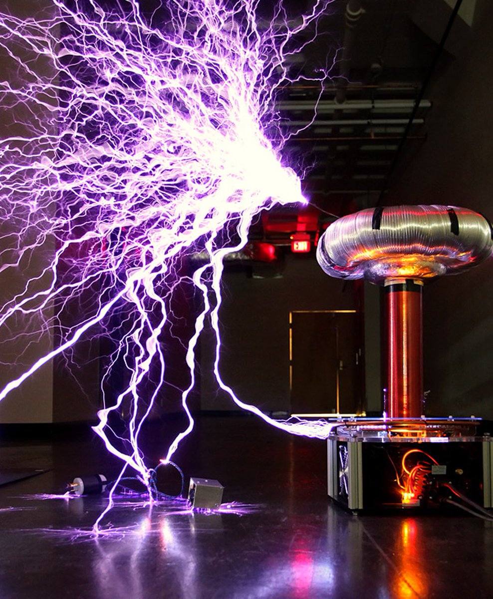 Makemefamily's tweet photo. #MakemeFest J-8 !!!
Découvrez #ThunderSound > Venez assister à un spectacle de quelques minutes avec une bobine tesla qui génère de la musique grâce aux éclairs ! 
https://t.co/A8wU2NQd5Q #Penser #Faire #Transmettre https://t.co/OebGd8mo4W