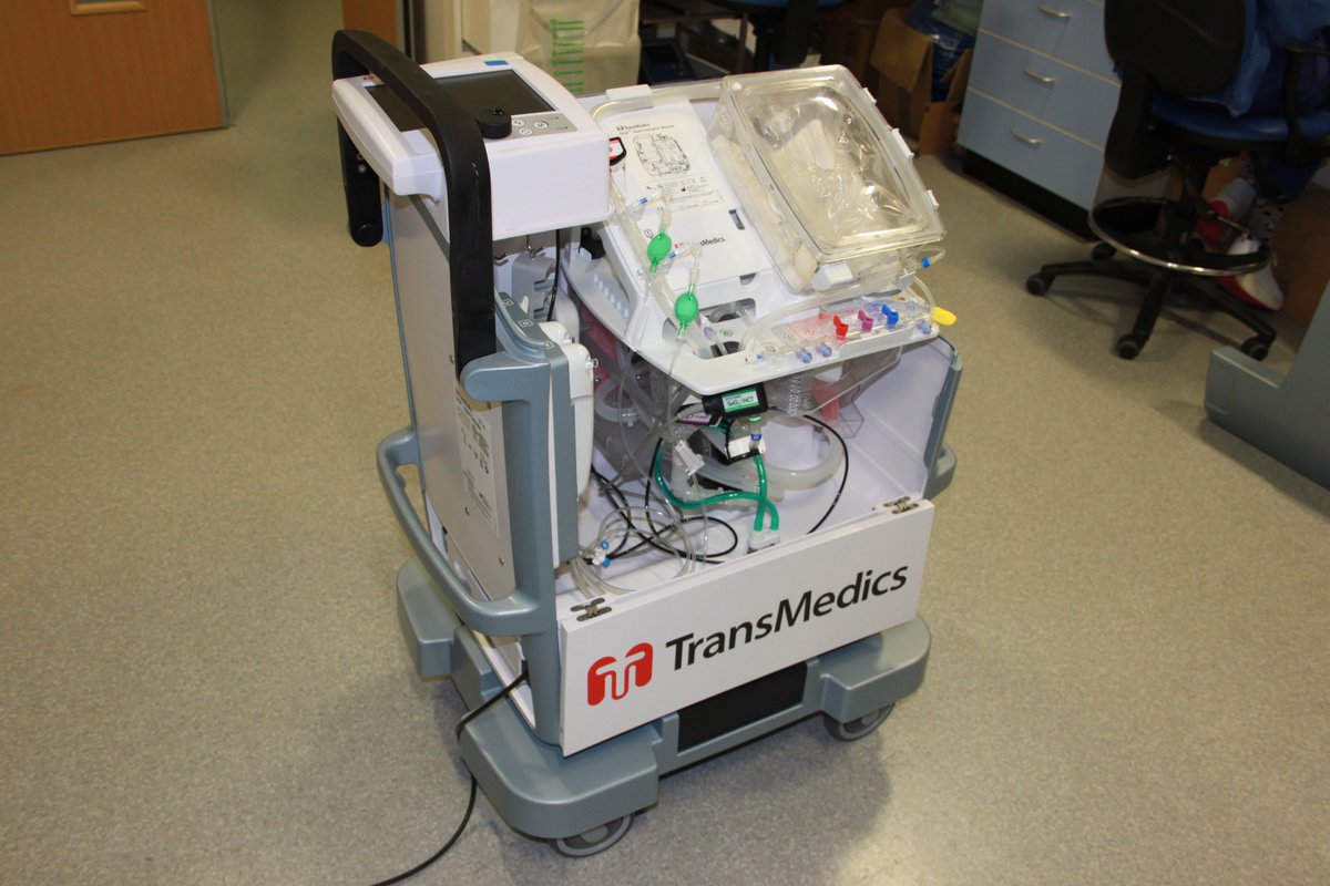 UHBCharity's tweet image. QEHB Charity is celebrating the arrival of Heart in a Box to the hospital following a successful £265,000 fundraising campaign! Read more here: hospitalcharity.org/news/heart-in-…