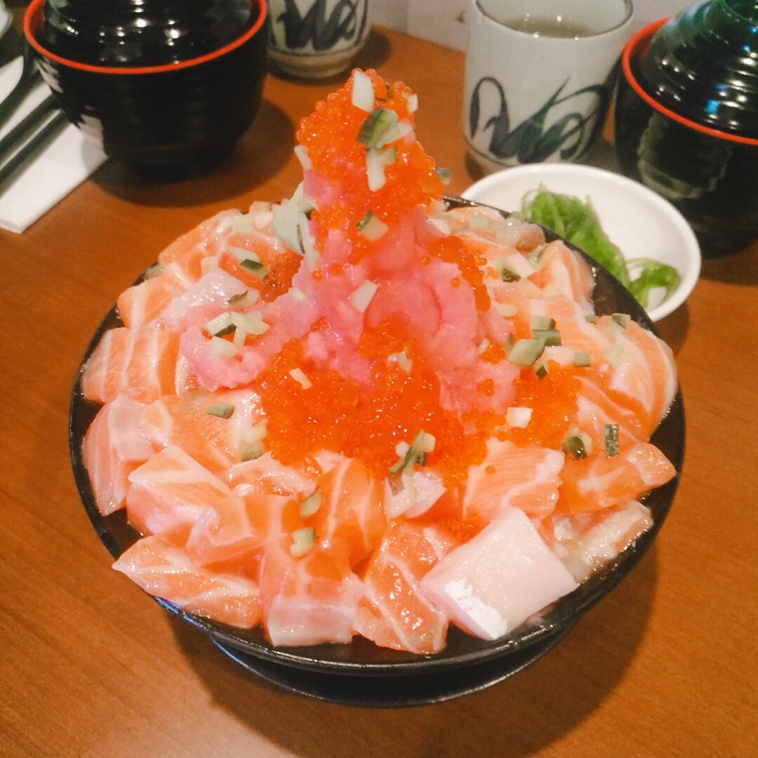 Reginam Reginam Twitter