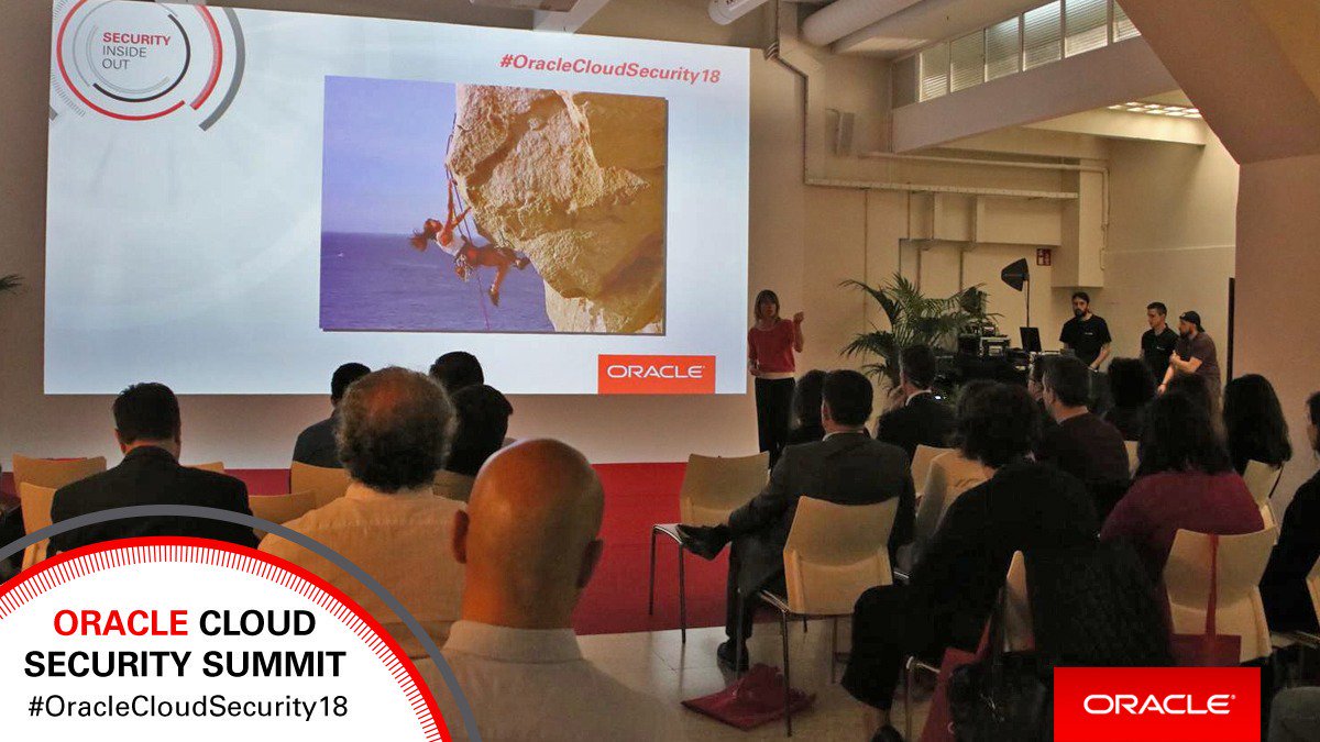 BeatrizHerencia's tweet image. Sobre la búsqueda de la #felicidad y la superación de obstáculos nos está hablando @Aracelisegarra en #OracleCloudSecurity18 de @oracle_es