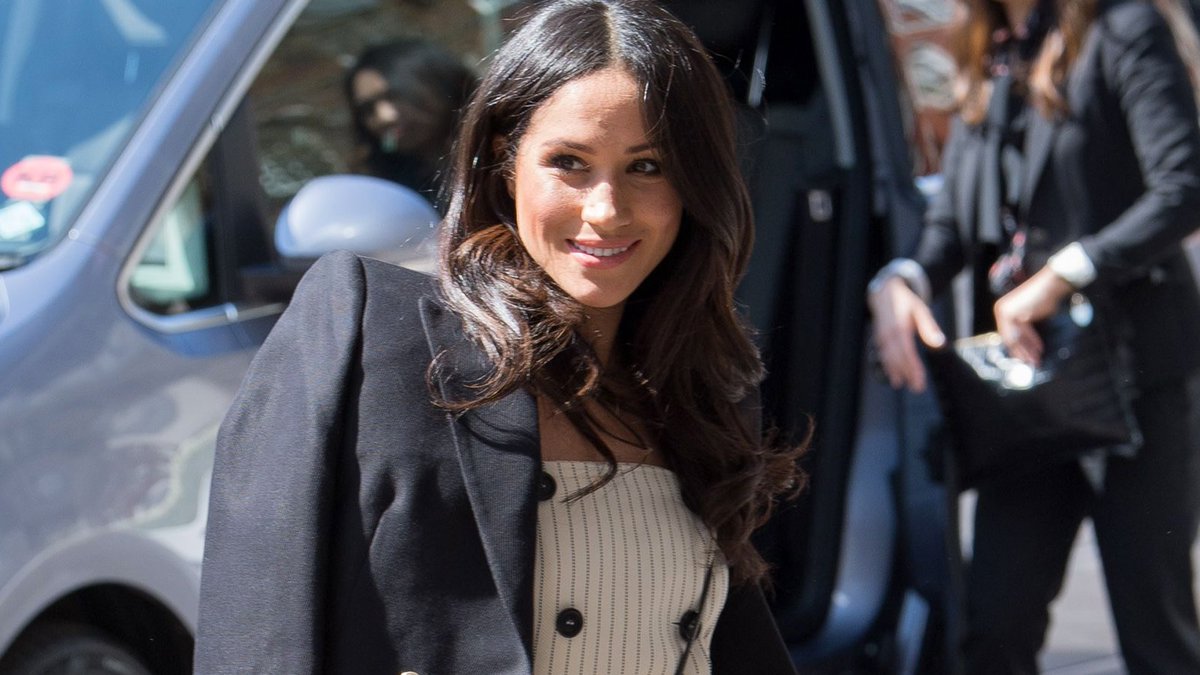 TheLuxonomist's tweet photo. #MeghanMarkle tiene debilidad por los #bolsos... caros 👜https://t.co/A4SzQwXaSL by @EVentoso https://t.co/2Do7HkTTr9