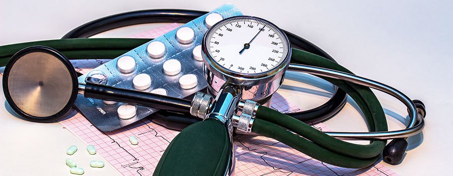 Blutdruck-Patienten sollten Notfallmedikament zur Hand haben reha.de/blutdruck-pati…